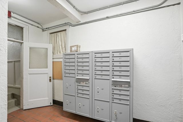 90 Kilsyth Rd 32, Boston, MA 02135