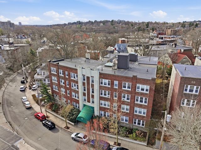 90 Kilsyth Rd 32, Boston, MA 02135