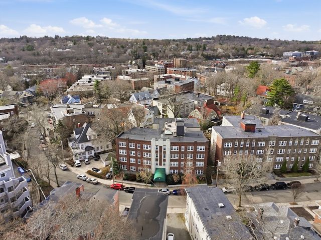 90 Kilsyth Rd 32, Boston, MA 02135