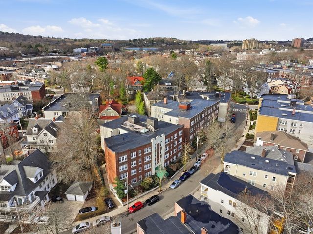 90 Kilsyth Rd 32, Boston, MA 02135