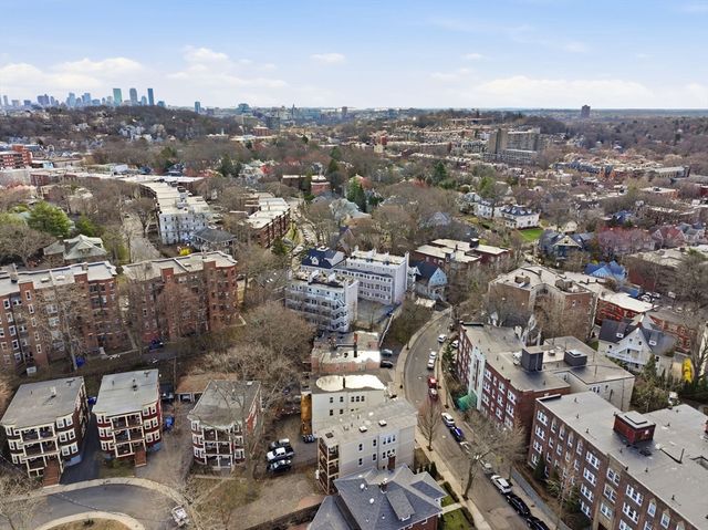 90 Kilsyth Rd 32, Boston, MA 02135