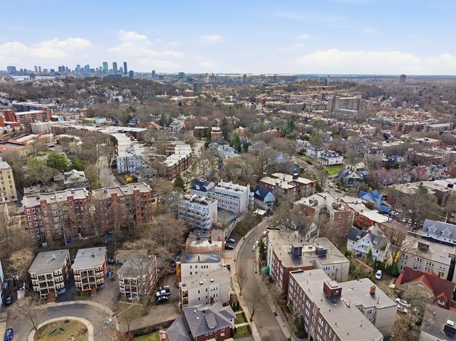 90 Kilsyth Rd 32, Boston, MA 02135