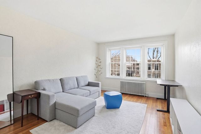 90 Kilsyth Rd 32, Boston, MA 02135