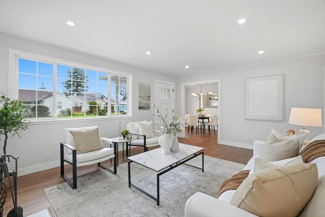 745 Birch Avenue, San Mateo, CA 94402
