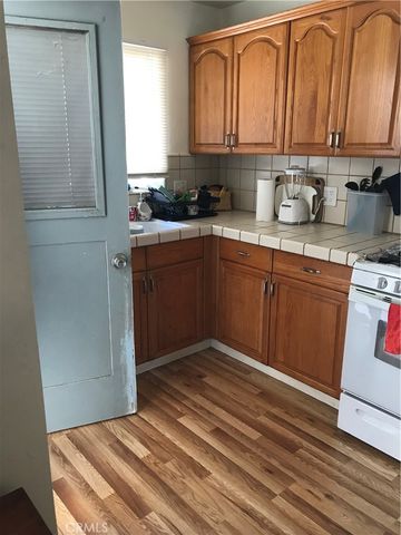 301 W 6th Street, Gilroy, CA 95020