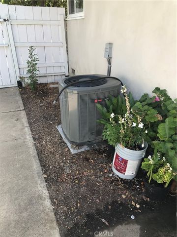 301 W 6th Street, Gilroy, CA 95020