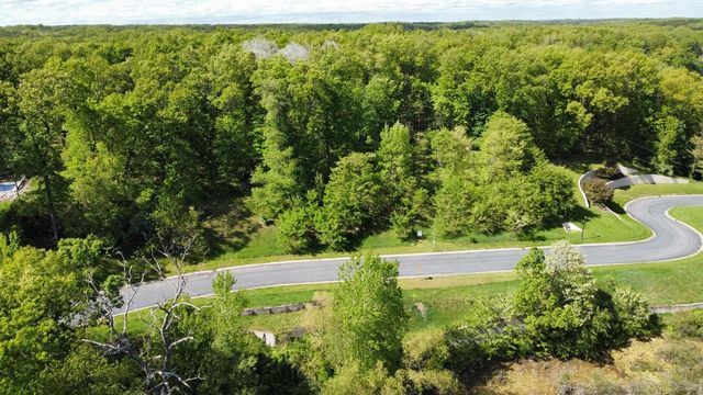 7076 Bentwood Trail, Kalamazoo, MI 49009