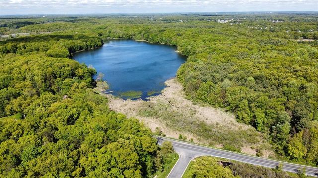 7076 Bentwood Trail, Kalamazoo, MI 49009