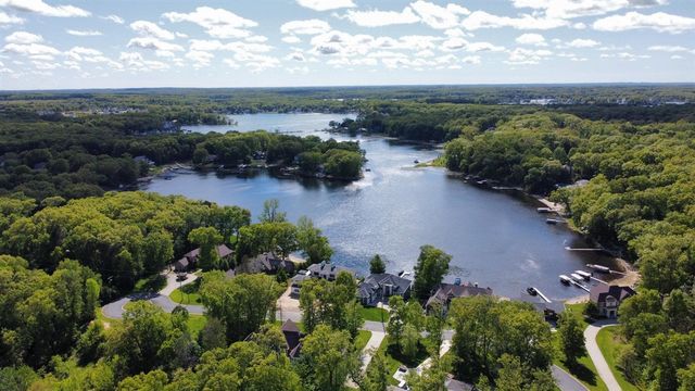 7076 Bentwood Trail, Kalamazoo, MI 49009