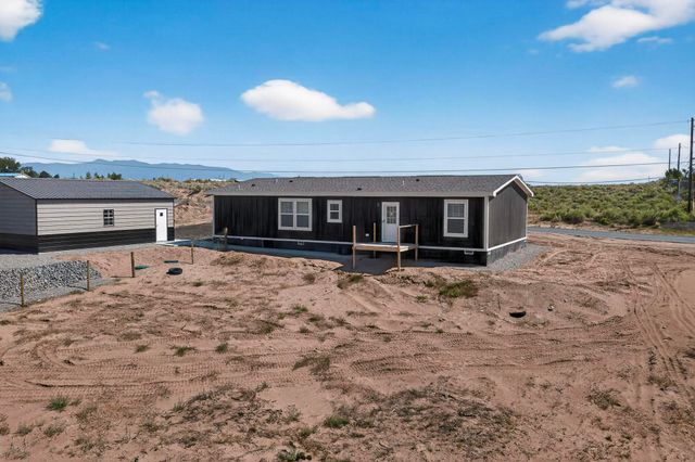 51 Airport Drive, Los Lunas, NM 87031