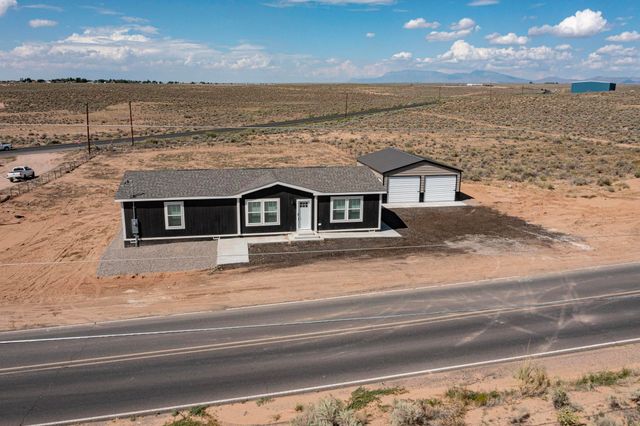 51 Airport Drive, Los Lunas, NM 87031