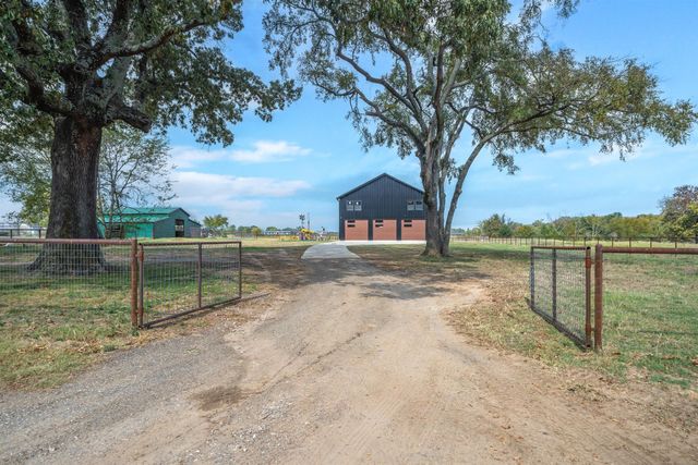 412 Vz County Road 1413, Van, TX 75790