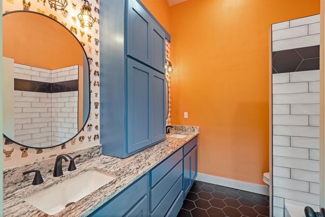 412 Vz County Road 1413, Van, TX 75790