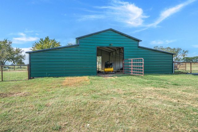 412 Vz County Road 1413, Van, TX 75790