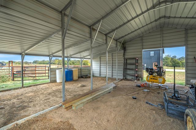 412 Vz County Road 1413, Van, TX 75790