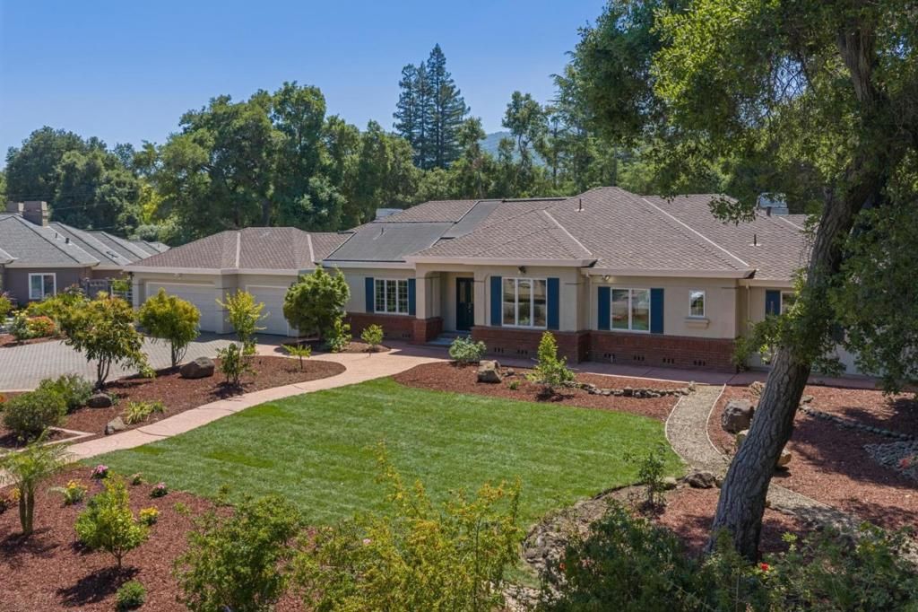 Image 4 of property listing at 20041 Heritage Oak, Saratoga, CA 95070