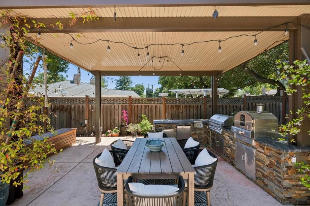 Image 46 of property listing at 20041 Heritage Oak, Saratoga, CA 95070