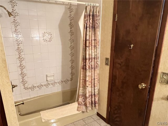17 Carol Drive, Camillus, NY 13031