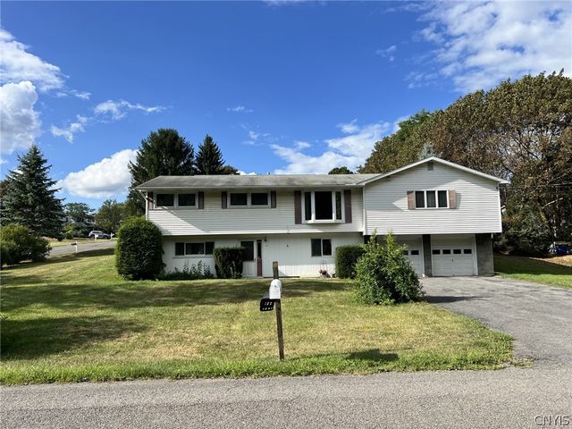 17 Carol Drive, Camillus, NY 13031