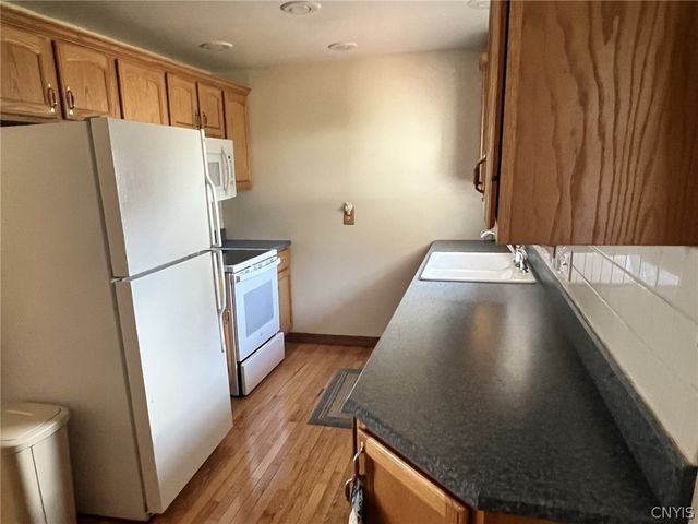 17 Carol Drive, Camillus, NY 13031
