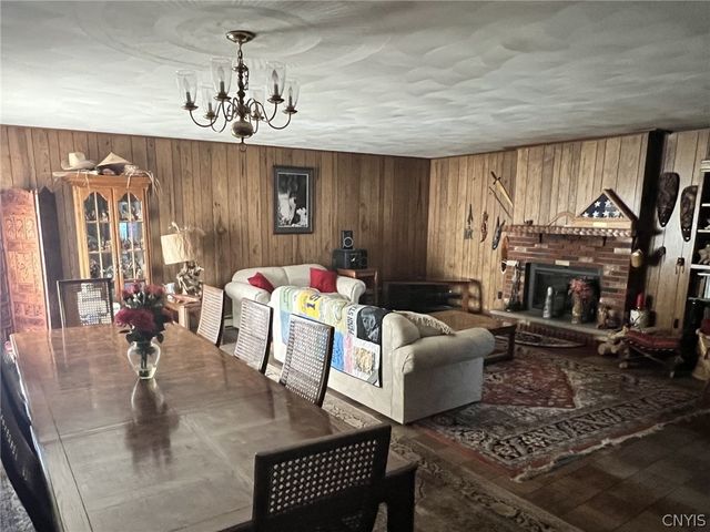 17 Carol Drive, Camillus, NY 13031