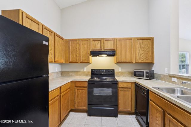 575 OAKLEAF PLANTATION Parkway 416, Orange Park, FL 32065