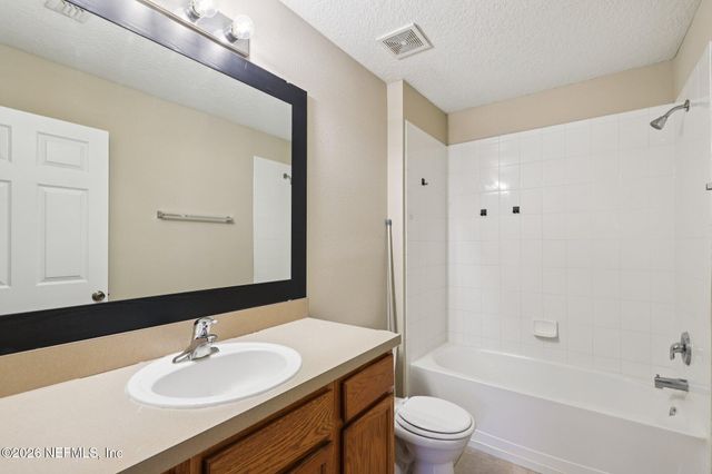 575 OAKLEAF PLANTATION Parkway 416, Orange Park, FL 32065