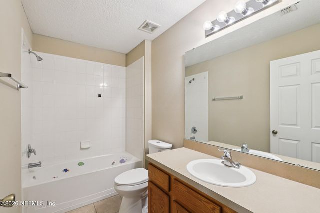 575 OAKLEAF PLANTATION Parkway 416, Orange Park, FL 32065