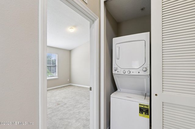 575 OAKLEAF PLANTATION Parkway 416, Orange Park, FL 32065