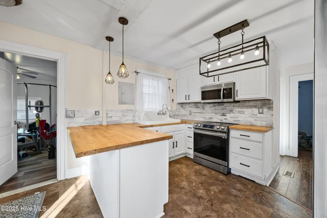 315 Bordeaux Street, Jacksonville, NC 28540