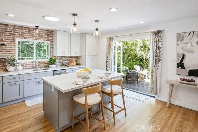 2317 Walgrove, Los Angeles, CA 90066