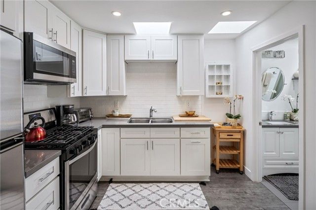 2317 Walgrove, Los Angeles, CA 90066