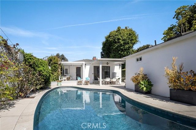 2317 Walgrove, Los Angeles, CA 90066