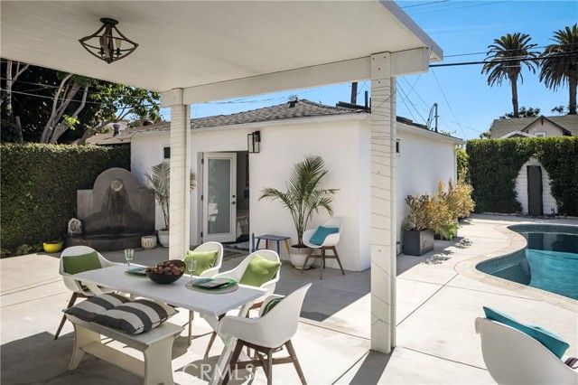 2317 Walgrove, Los Angeles, CA 90066