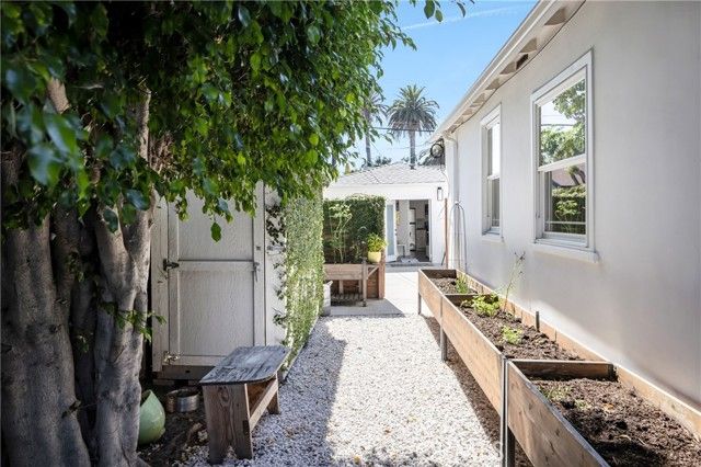 2317 Walgrove, Los Angeles, CA 90066