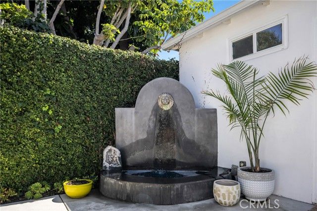 2317 Walgrove, Los Angeles, CA 90066
