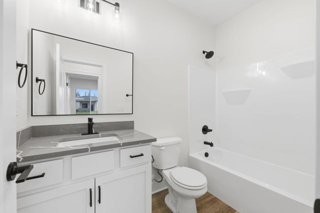 620 Elmwood St, Park City, KS 67147