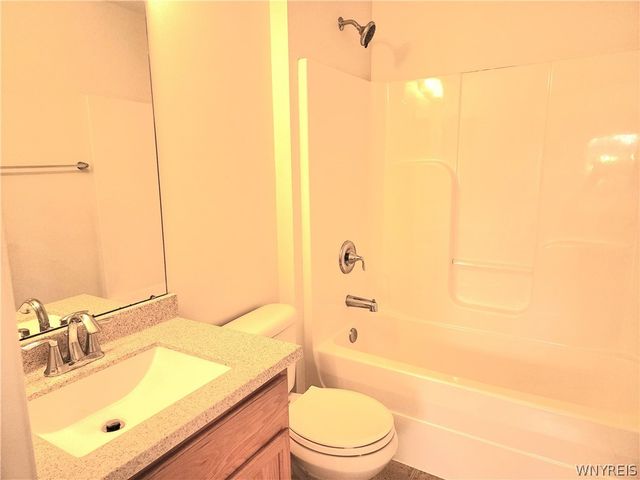 5871 Pinehurst Court, Hamburg, NY 14085