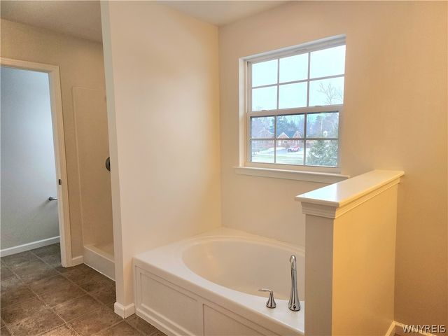 5871 Pinehurst Court, Hamburg, NY 14085