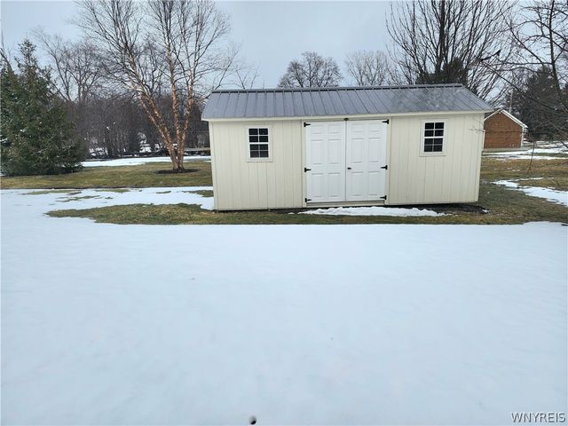 5871 Pinehurst Court, Hamburg, NY 14085