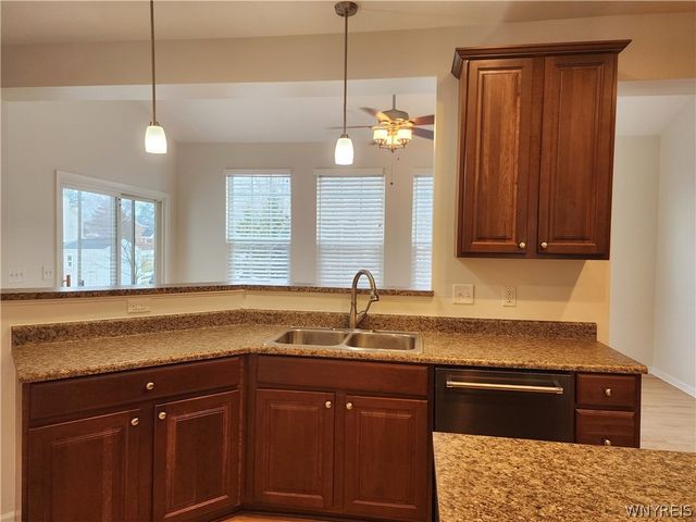 5871 Pinehurst Court, Hamburg, NY 14085