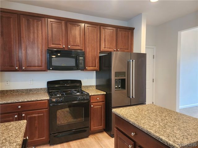 5871 Pinehurst Court, Hamburg, NY 14085