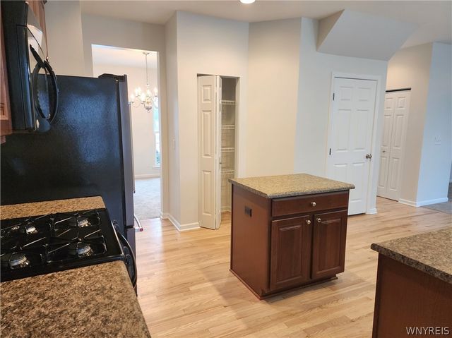 5871 Pinehurst Court, Hamburg, NY 14085