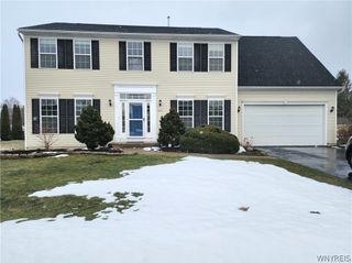 5871 Pinehurst Court, Hamburg, NY 14085