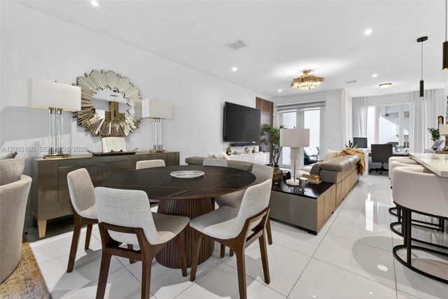 10363 NW 63rd Ter, Doral, FL 33178