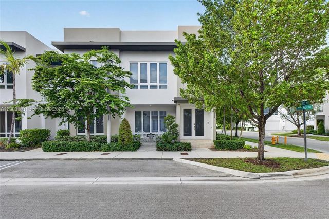 10363 NW 63rd Ter, Doral, FL 33178