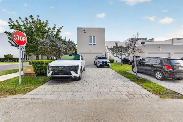 10363 NW 63rd Ter, Doral, FL 33178