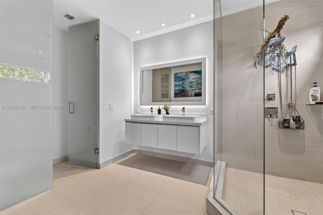 10363 NW 63rd Ter, Doral, FL 33178