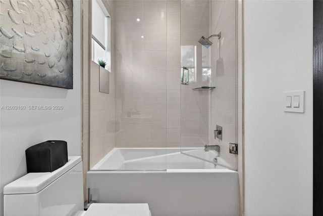 10363 NW 63rd Ter, Doral, FL 33178