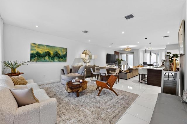 10363 NW 63rd Ter, Doral, FL 33178